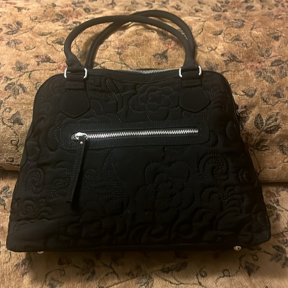 VERA BRADLEY Solid Black shoulder bag!  Like new! - Picture 3 of 12